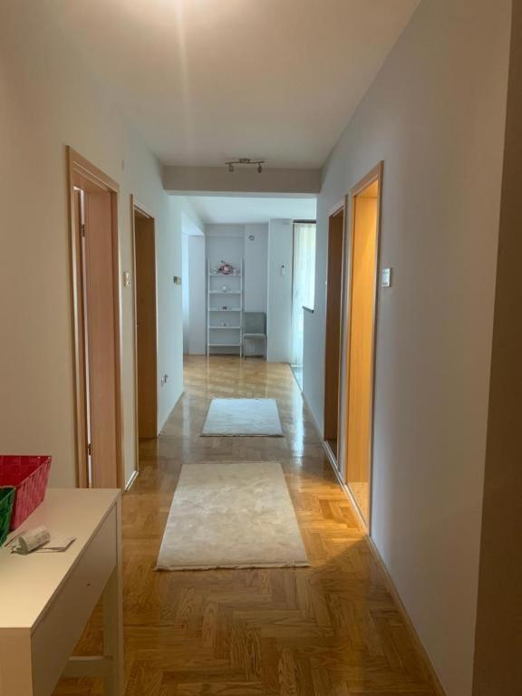 Cozy City Center Apartment Prizren Bagian luar foto