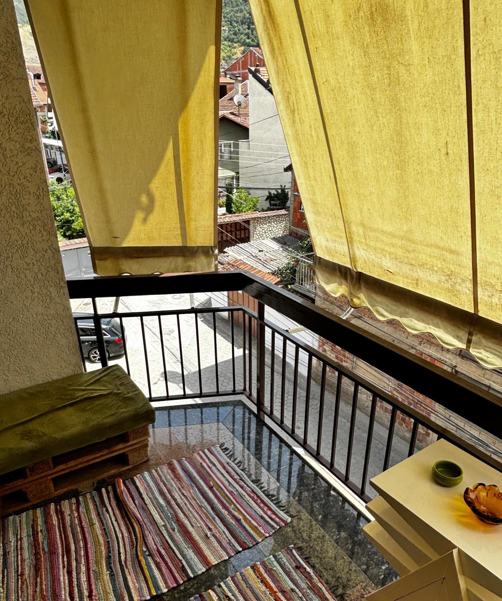 Cozy City Center Apartment Prizren Bagian luar foto